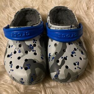 Crocs Kids' Blue Camo Clogs
